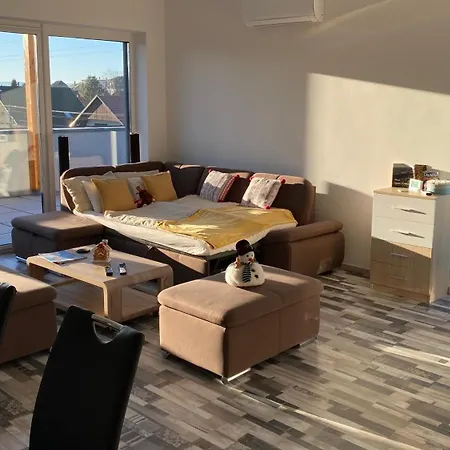 Panorama Penthouse - Gyoenyoeru Latkep A Bakonyra *