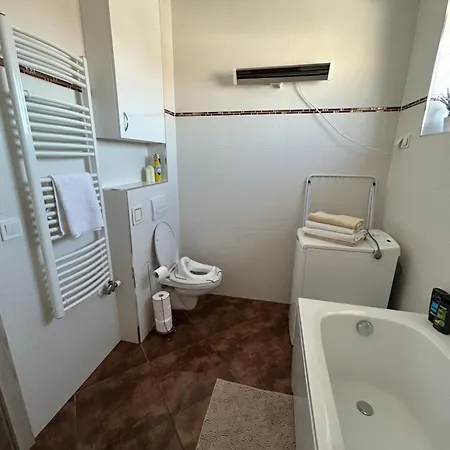 Panorama Penthouse - Gyoenyoeru Latkep A Bakonyra Διαμέρισμα Veszprém