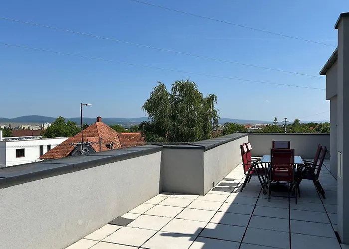 Panorama Penthouse - Gyoenyoeru Latkep A Bakonyra *